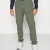Lyle & Scott Golf Trousers - Broek - Cactus Green