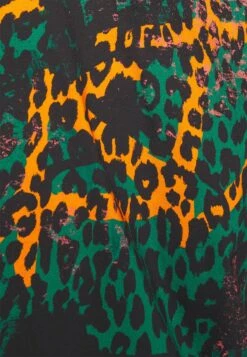 JUST CAVALLI Magliette - T-Shirt Print - Golf Green 13 JUST CAVALLI Magliette - T-Shirt Print - Golf Green -Golfserie Winkel 6277aed0d2e6416f8631363fc3e2a314