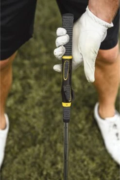 SKLZ Grip Trainer - Griptrainer - Golftraining Accessoire - Golf - Golfen -Golfserie Winkel 801x1200