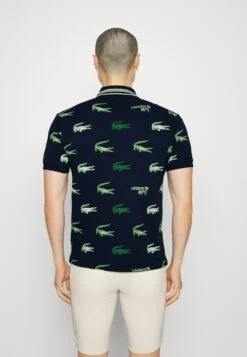 Lacoste Sport Golf All Over Print - Poloshirt - Navy Blue/Flour/Tarragon 10 Lacoste Sport Golf All Over Print - Poloshirt - Navy Blue/Flour/Tarragon -Golfserie Winkel 8c4c42689c774ecaa4e68a8faf37e109