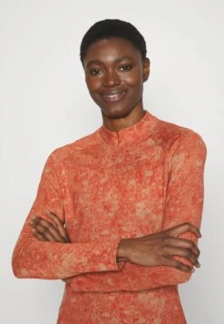 Adidas Golf Womens Long Sleeve Printed Golf - Longsleeve - Preloved Red -Golfserie Winkel bc5cd5f1a6aa4cd49fcc0e507b9baf90